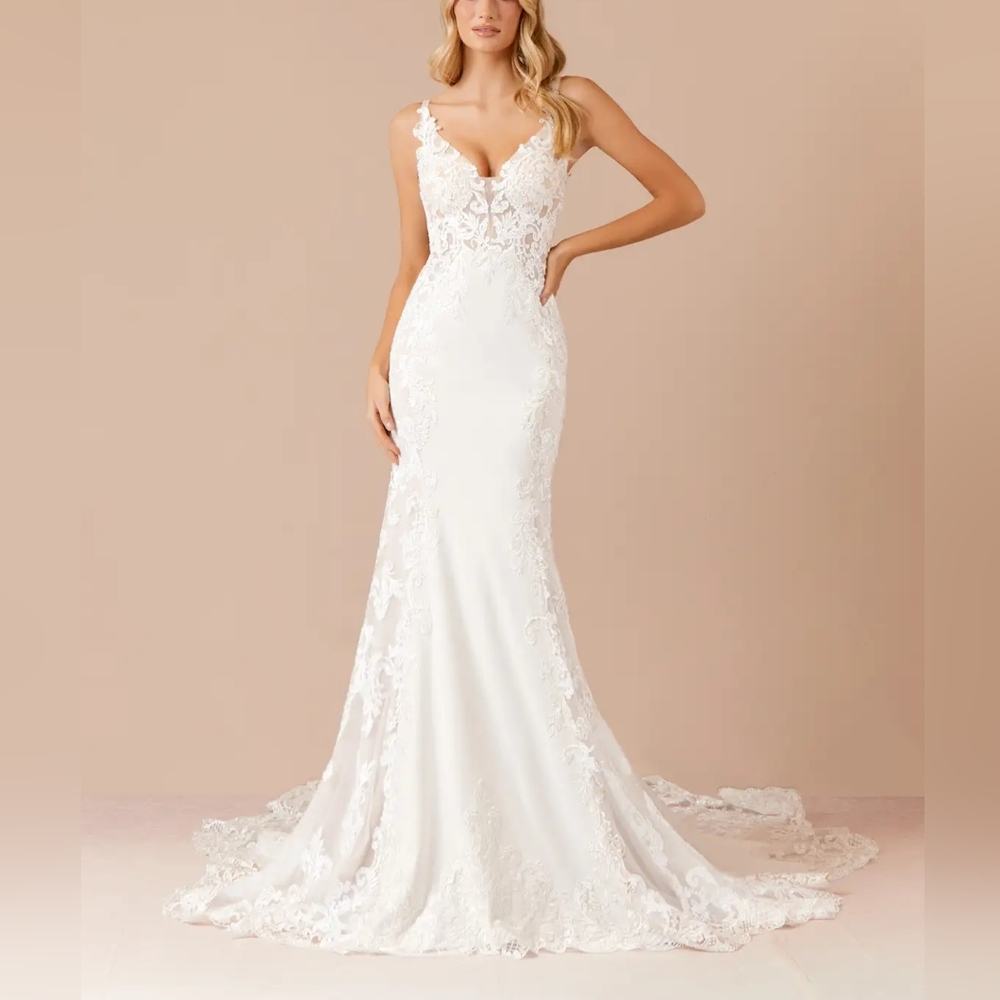 Elegant White Lace Wedding Dress